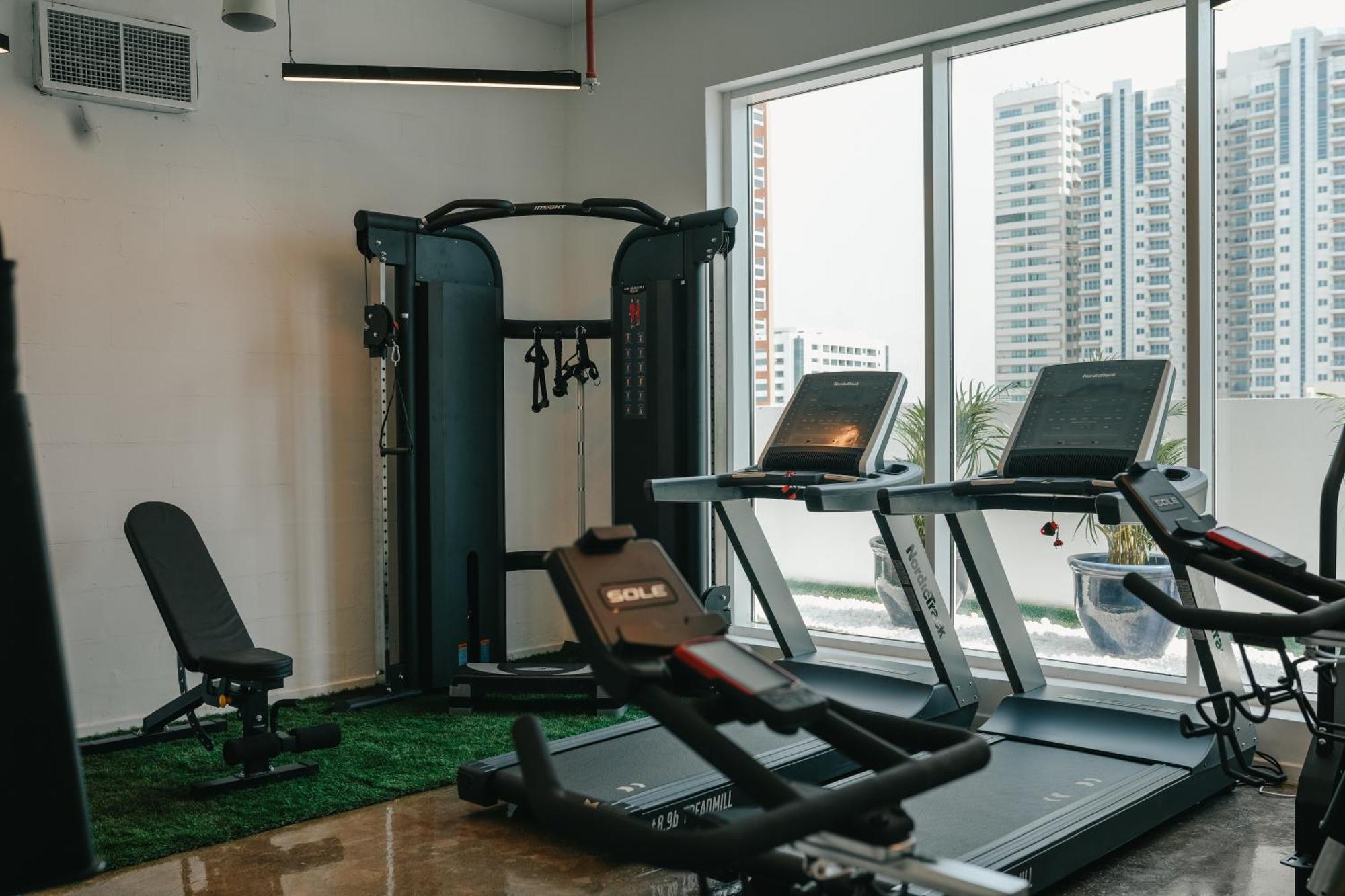 Shada Hotel Jumeirah Garden ドバイ エクステリア 写真