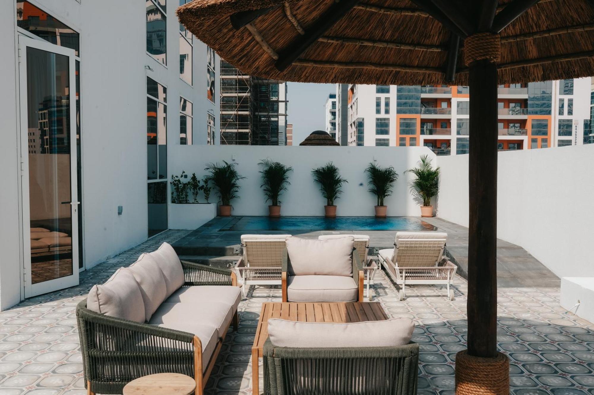 Shada Hotel Jumeirah Garden ドバイ エクステリア 写真