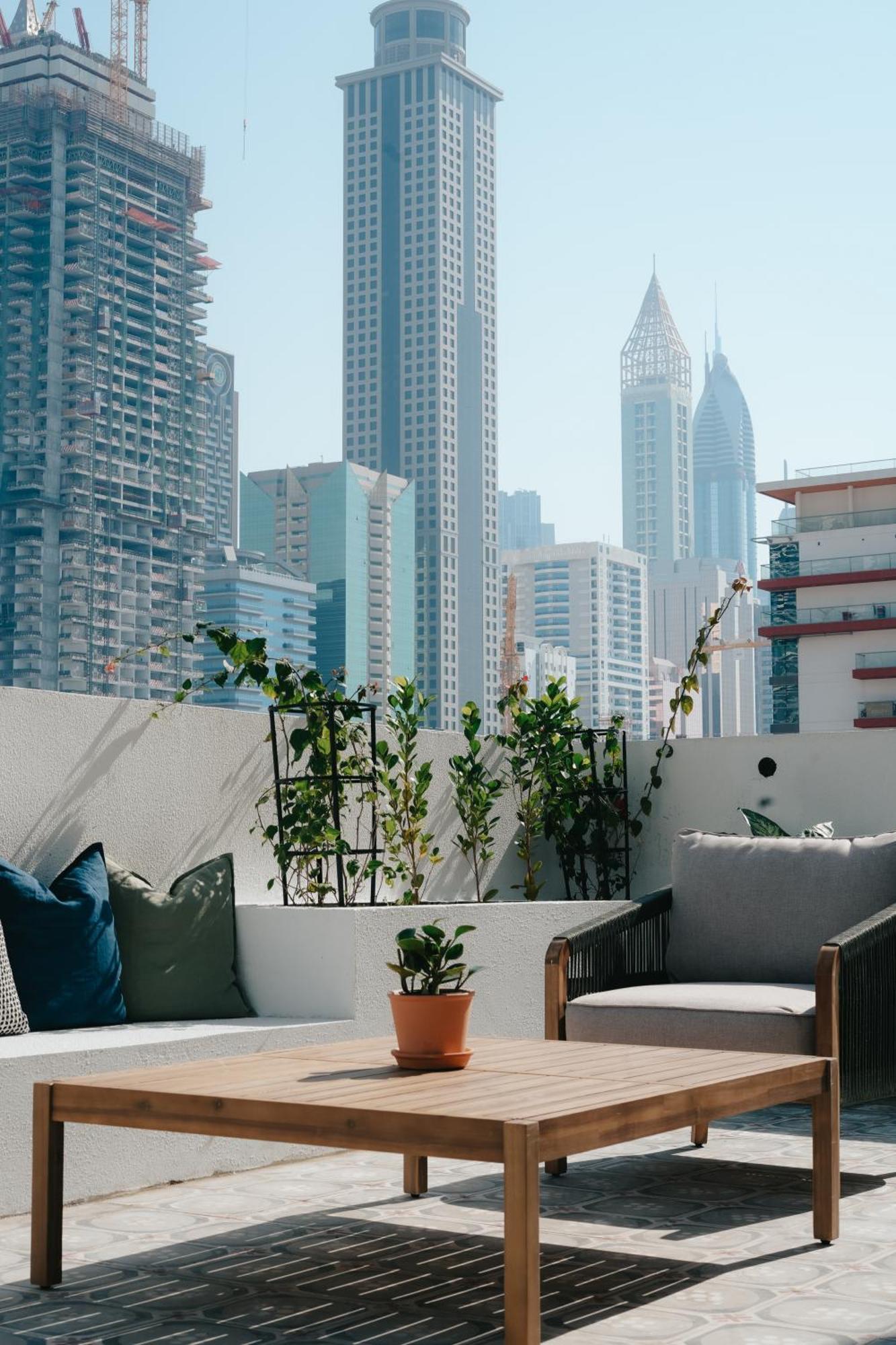 Shada Hotel Jumeirah Garden ドバイ エクステリア 写真