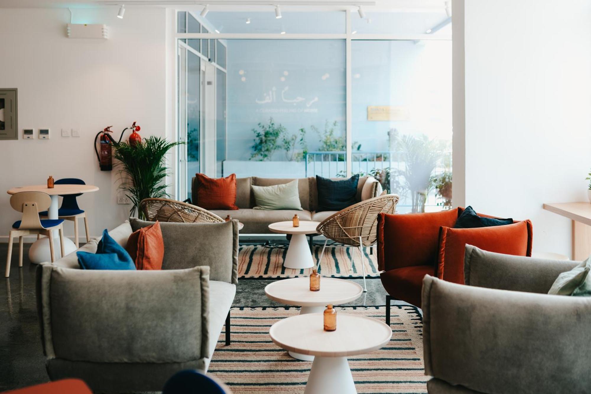 Shada Hotel Jumeirah Garden ドバイ エクステリア 写真
